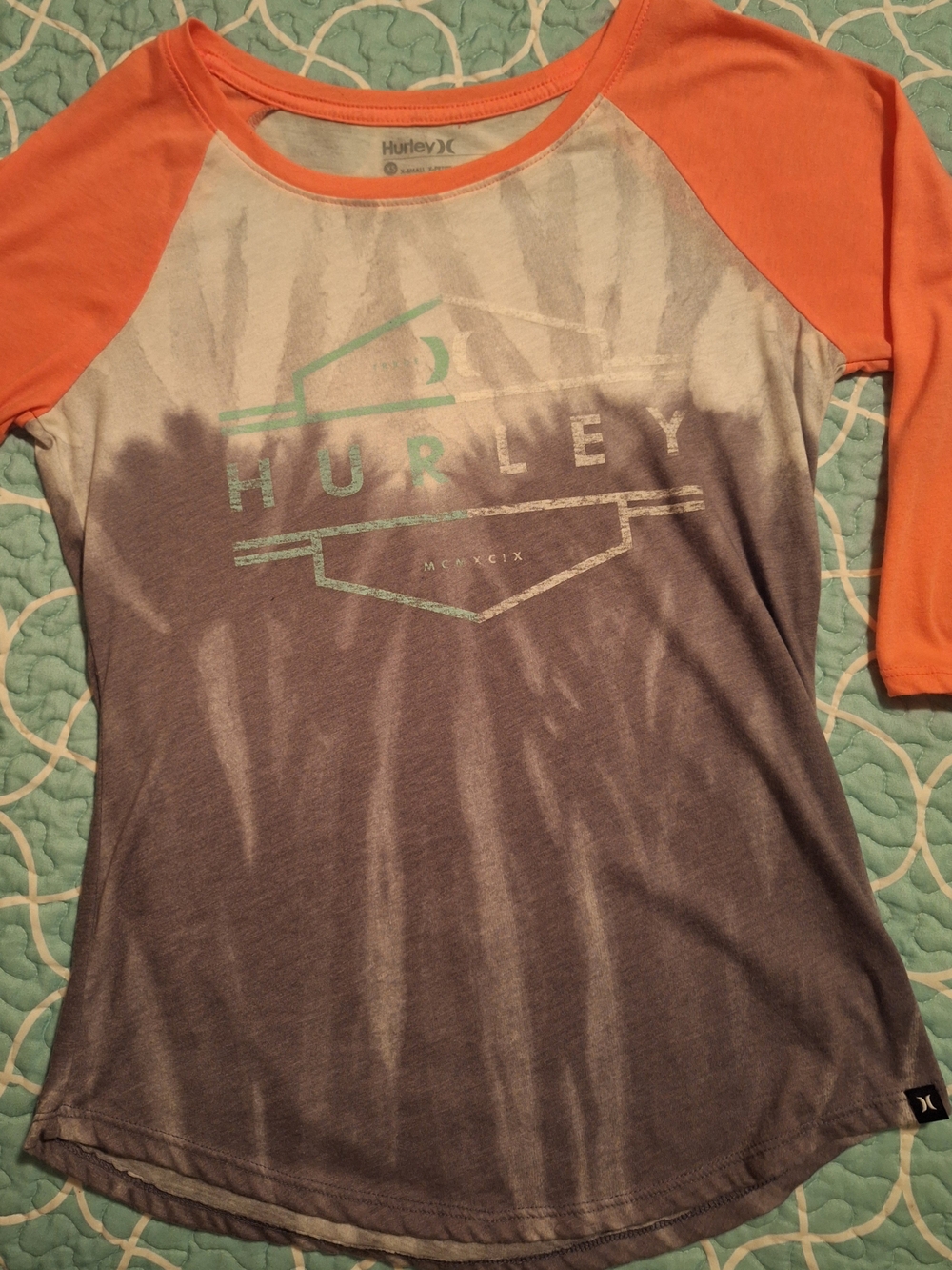 Hurley Orange Sleeve Gray Ombre Logo Raglan Tee